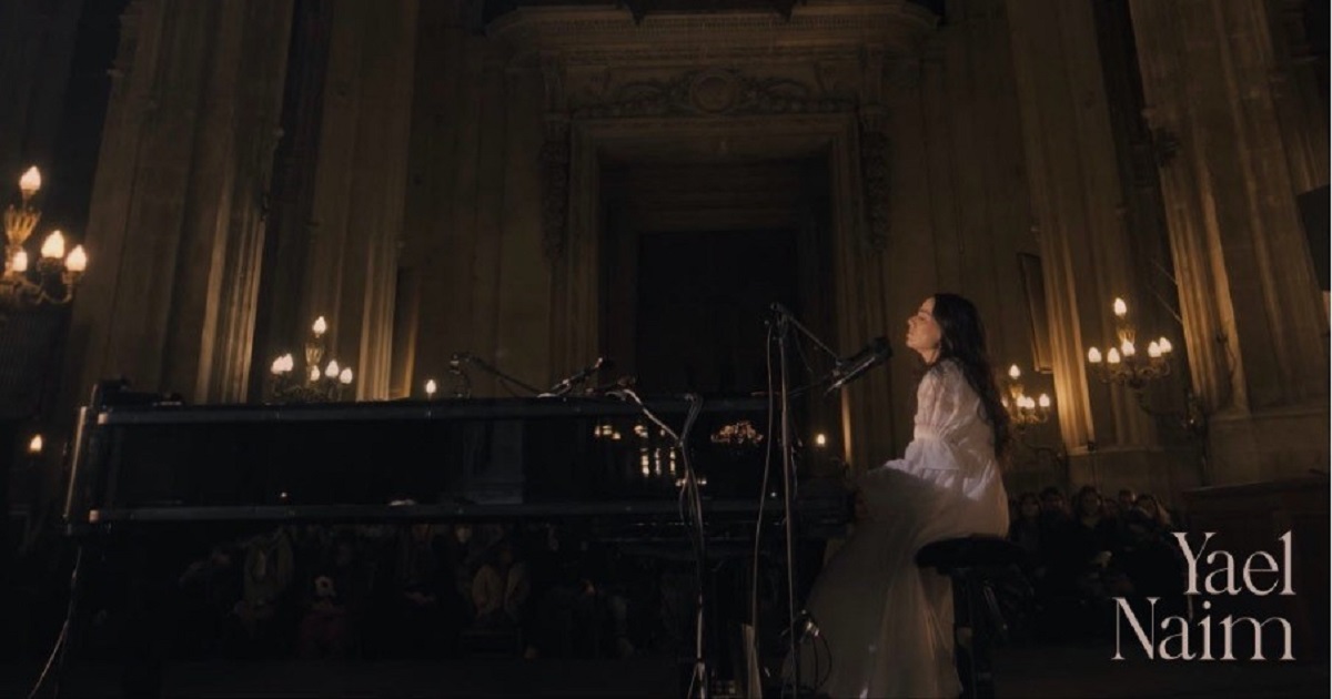 Yael Naim sort son premier album Live