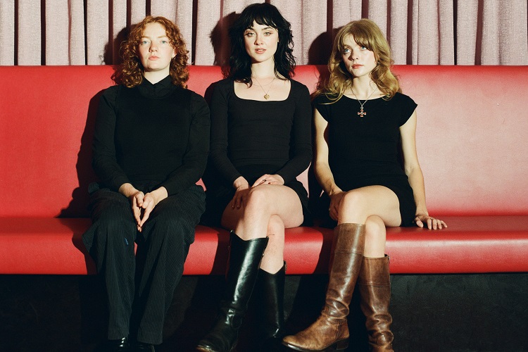 Folk Bitch Trio