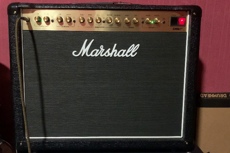 ampli Marshall DSL 40