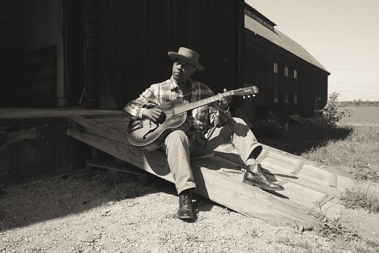 Eric Bibb Press Shot - jan-malmstrom-3282