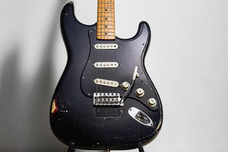 black strat