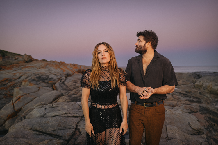 Angus Julia Stone