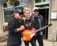 L’annonce de l’émission de Brian Johnson avec Mark Knopfler, sur Sky arts